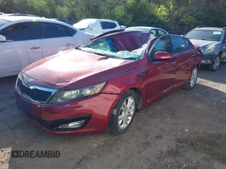 2013 Kia Optima LX z VIN 5XXGM4A76DG152178, wystawiony jako IAAI lot #42002201 z przebiegiem 72 335 mil mil oraz . Historia ofert i sprzedaży dostępna na DreamBid. Obrazek 17.