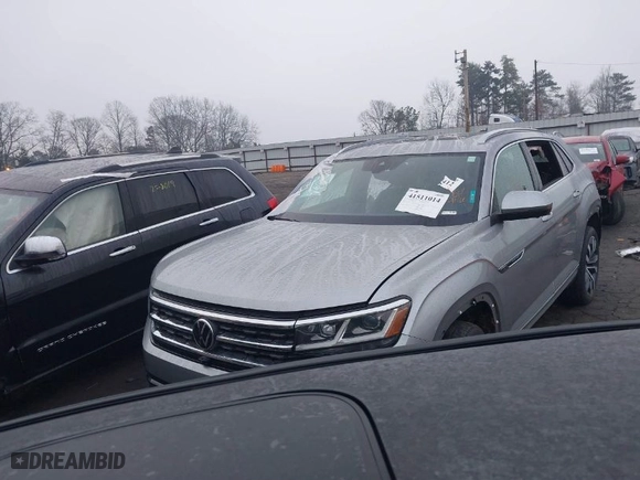 2020 Volkswagen Atlas Cross Sport 3.6L V6 SEL Premium R-Line with VIN 1V2TE2CA8LC232863, listed as a IAAI auction lot 41511014 with 40,899 mi miles. Bid and sale history available at carsss.com. Image 2.