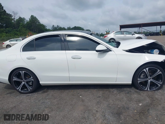 2024 Mercedes-Benz C 300 with VIN W1KAF4GB8RR164807, listed as a IAAI auction lot 42347990 with Not provided miles and . Bid and sale history available at DreamBid. Image 14.