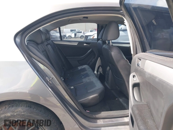 2013 Volkswagen Jetta SE with VIN 3VWDP7AJ1DM280251, listed as a IAAI auction lot 42391472 with 98,788 mi miles and . Bid and sale history available at DreamBid. Image 8.