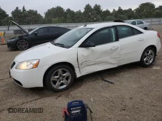 2008 Pontiac G6 z VIN 1G2ZG57B184226595, wystawiony jako Copart lot #59446575 z przebiegiem 153 315 mil mil oraz Szkoda całkowita • Salvage title. Historia ofert i sprzedaży dostępna na DreamBid. Obrazek 1.