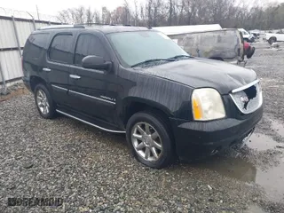 2008 GMC Yukon Denali with VIN 1GKFK638X8J144948, listed as a IAAI auction lot 41758176 with 295,108 mi miles. Bid and sale history available at carsss.com. Image 1.