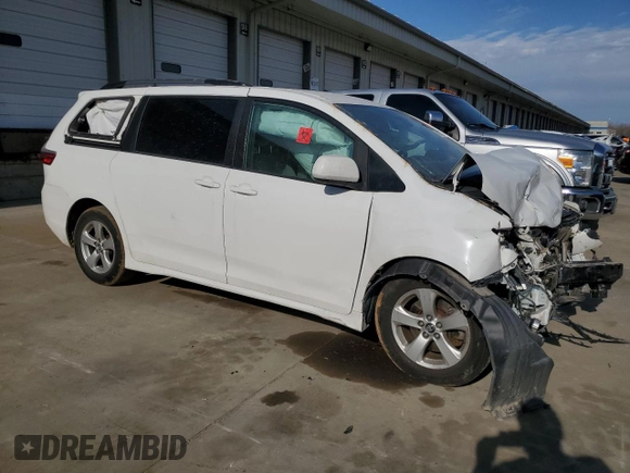2019 Toyota Sienna LE Auto Access Seat with VIN 5TDKZ3DC9KS017027, listed as a Copart auction lot 46570375 with 82,350 mi miles and Salvage Title. Bid and sale history available at DreamBid. Image 4.