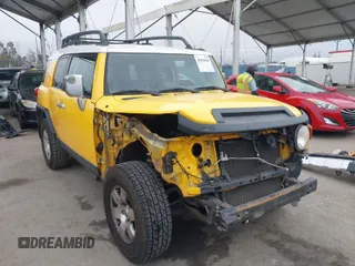 2007 Toyota FJ Cruiser with VIN JTEBU11FX70037231, listed as a IAAI auction lot 42018669 with 129,670 mi miles. Bid and sale history available at carsss.com. Image 1.