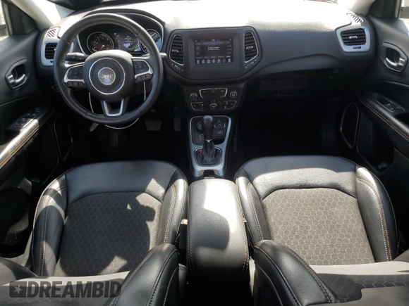 2019 Jeep Compass Latitude z VIN 3C4NJDBB8KT735291, wystawiony jako Copart lot #61901165 z przebiegiem 94 870 mil mil oraz Szkoda całkowita • Salvage title. Historia ofert i sprzedaży dostępna na DreamBid. Obrazek 8.