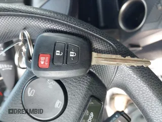 2015 Toyota RAV4 LE z VIN JTMBFREV8FJ039910, wystawiony jako IAAI lot #42423920 z przebiegiem 14 362 mil mil oraz . Historia ofert i sprzedaży dostępna na DreamBid. Obrazek 11.