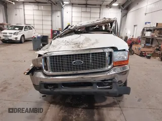 2000 Ford Excursion Limited с VIN 1FMSU43F5YED20090, выставлен на аукционе IAAI как лот 41152653 с пробегом Не указан миль и . История ставок и продаж доступна на DreamBid. Изображение 12.