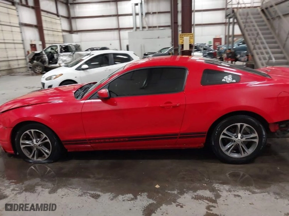 2014 Ford Mustang V6 with VIN 1ZVBP8AMXE5265097, listed as a IAAI auction lot 40945167 with NaN miles. Bid and sale history available at carsss.com. Image 15.