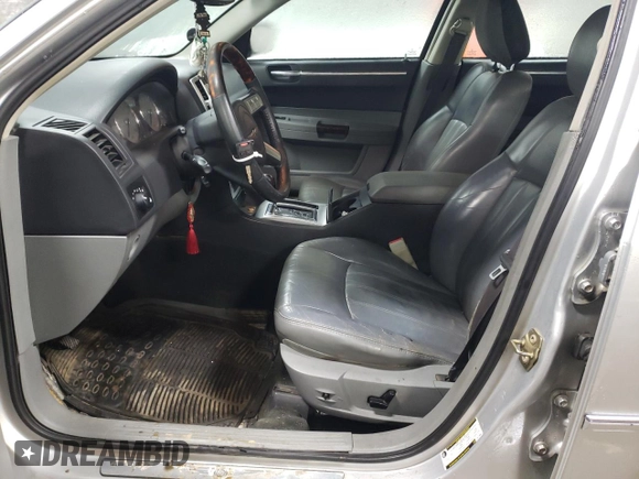 2005 Chrysler 300 with VIN 2C3JA63H25H176366, listed as a Copart auction lot 44174295 with 181,498 mi miles and Salvage Title. Bid and sale history available at carsss.com. Image 7.