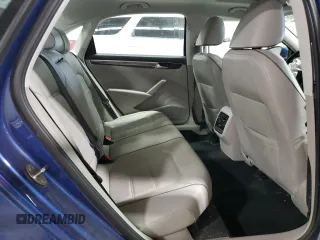 2016 Volkswagen Passat SE z VIN 1VWBT7A37GC017997, wystawiony jako Copart lot #55146215 z przebiegiem Nie podano mil oraz Szkoda całkowita • Salvage title. Historia ofert i sprzedaży dostępna na DreamBid. Obrazek 10.