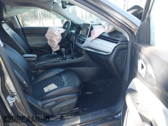 2022 Jeep Compass Latitude with VIN 3C4NJDBB8NT124794, listed as a IAAI auction lot 41817343 with 55,166 mi miles and . Bid and sale history available at DreamBid. Image 5.