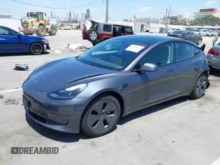 2023 Tesla Model 3 z VIN 5YJ3E1EA6PF694419, wystawiony jako IAAI lot #42268637 z przebiegiem 17 419 mil mil oraz . Historia ofert i sprzedaży dostępna na DreamBid. Obrazek 20.