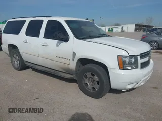 2008 Chevrolet Suburban LT w/3LT with VIN 1GNFK16388J108746, listed as a IAAI auction lot 41869151 with 274,851 mi miles. Bid and sale history available at carsss.com. Image 1.