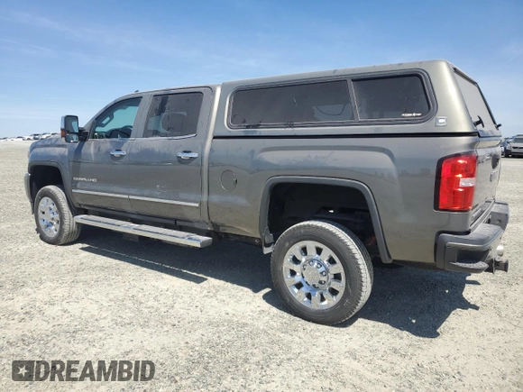 2018 GMC Sierra 2500HD Denali z VIN 1GT12UEY6JF101420, wystawiony jako Copart lot #55831995 z przebiegiem 17 288 mil mil oraz Czysty tytuł • Clean title. Historia ofert i sprzedaży dostępna na DreamBid. Obrazek 2.