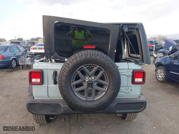 2024 Jeep Wrangler Sport S with VIN 1C4PJXDG2RW331040, listed as a IAAI auction lot 40895676 with 3,800 mi miles. Bid and sale history available at carsss.com. Image 15.