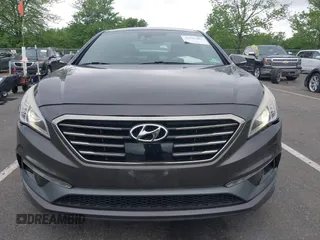 2015 Hyundai Sonata Limited z VIN 5NPE34AB6FH141462, wystawiony jako IAAI lot #42275465 z przebiegiem 108 483 mil mil oraz . Historia ofert i sprzedaży dostępna na DreamBid. Obrazek 12.
