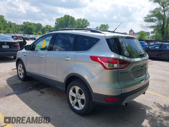 2013 Ford Escape SE z VIN 1FMCU0GXXDUC92917, wystawiony jako IAAI lot #42458117 z przebiegiem 136 006 mil mil oraz . Historia ofert i sprzedaży dostępna na DreamBid. Obrazek 3.