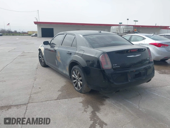2014 Chrysler 300 with VIN 2C3CCAGG3EH384800, listed as a IAAI auction lot 41818031 with 147,335 mi miles. Bid and sale history available at carsss.com. Image 3.