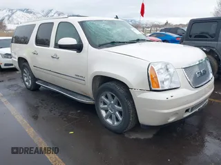 2013 GMC Yukon XL Denali with VIN 1GKS2MEF4DR367626, listed as a IAAI auction lot 41579258 with 186,157 mi miles. Bid and sale history available at carsss.com. Image 1.