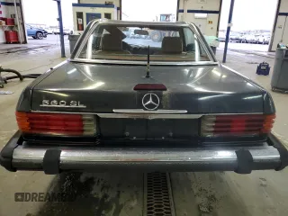 1988 Mercedes-Benz 560 SL with VIN WDBBA48D0JA081290, listed as a Copart auction lot 86202584 with 182,564 mi miles and Clean Title. Bid and sale history available at DreamBid. Image 6.