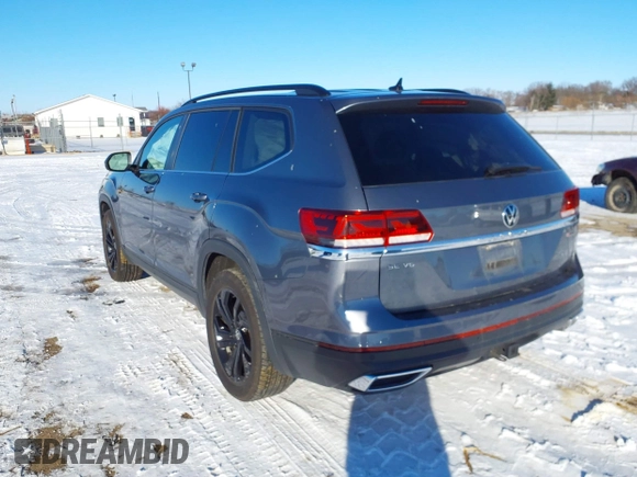 2022 Volkswagen Atlas 3.6L V6 SE w/Technology with VIN 1V2KR2CA2NC551937, listed as a IAAI auction lot 41288324 with 41,410 mi miles. Bid and sale history available at carsss.com. Image 3.