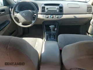2005 Toyota Camry STD z VIN 4T1BE32K05U623205, wystawiony jako Copart lot #54331335 z przebiegiem 326 846 mil mil oraz Szkoda całkowita • Salvage title. Historia ofert i sprzedaży dostępna na DreamBid. Obrazek 8.