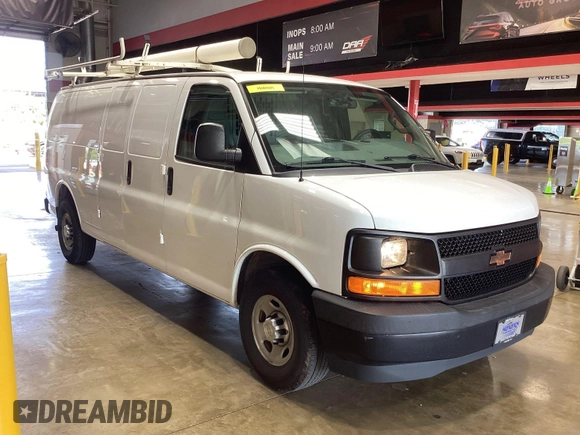 2017 Chevrolet Express Cargo z VIN 1GCWGBFF2H1177944, wystawiony jako IAAI lot #42596518 z przebiegiem 138 429 mil mil oraz . Historia ofert i sprzedaży dostępna na DreamBid. Obrazek 2.