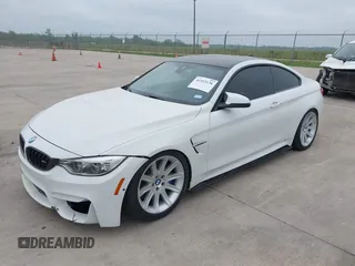 2015 BMW M4 z VIN WBS3R9C54FK329174, wystawiony jako IAAI lot #41923136 z przebiegiem 54 379 mil mil oraz . Historia ofert i sprzedaży dostępna na DreamBid. Obrazek 2.