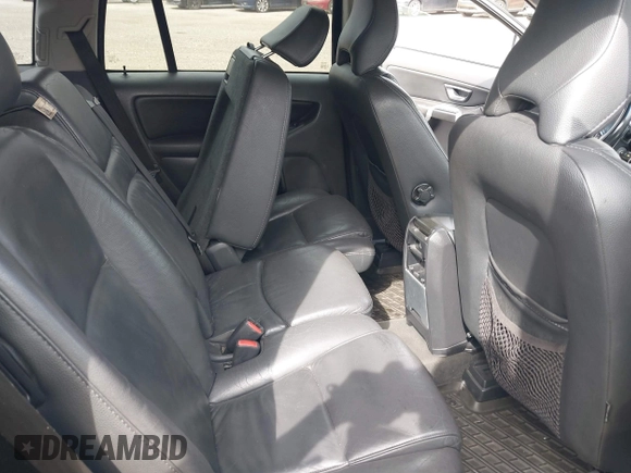 2013 Volvo XC90 Premier Plus with VIN YV4952CZ6D1657803, listed as a IAAI auction lot 40479985 with 211,326 mi miles. Bid and sale history available at carsss.com. Image 8.
