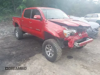 2013 Toyota Tacoma PreRunner z VIN 5TFJU4GN2DX037582, wystawiony jako IAAI lot #42285294 z przebiegiem 162 147 mil mil oraz . Historia ofert i sprzedaży dostępna na DreamBid. Obrazek 1.