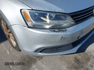 2012 Volkswagen Jetta Sedan SE w/Convenience with VIN 3VWDX7AJ6CM108473, listed as a IAAI auction lot 42035336 with 175,085 mi miles. Bid and sale history available at carsss.com. Image 13.