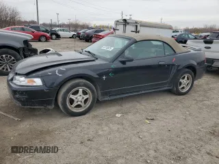 2000 Ford Mustang with VIN 1FAFP4445YF228083, listed as a Copart auction lot 44748875 with 84,456 mi miles and Clean Title. Bid and sale history available at carsss.com. Image 1.