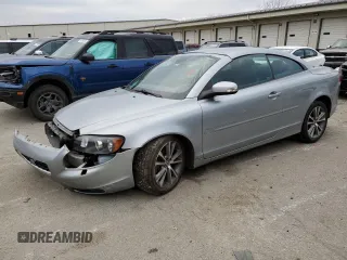 2010 Volvo C70 with VIN YV1672MC9AJ094357, listed as a Copart auction lot 82086614 with 98,728 mi miles and Salvage Title. Bid and sale history available at carsss.com. Image 1.