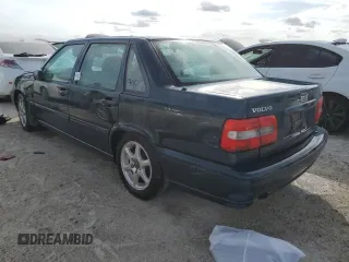 1998 Volvo S70 z VIN YV1LS5675W3511553, wystawiony jako Copart lot #75102454 z przebiegiem Nie podano mil oraz Szkody całkowita. Historia ofert i sprzedaży dostępna na DreamBid. Obrazek 2.