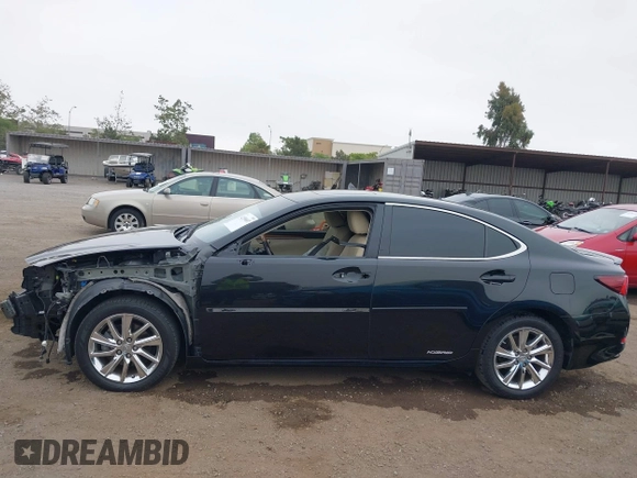 2016 Lexus ES 300h z VIN JTHBW1GG0G2108888, wystawiony jako IAAI lot #42359607 z przebiegiem 119 473 mil mil oraz . Historia ofert i sprzedaży dostępna na DreamBid. Obrazek 15.