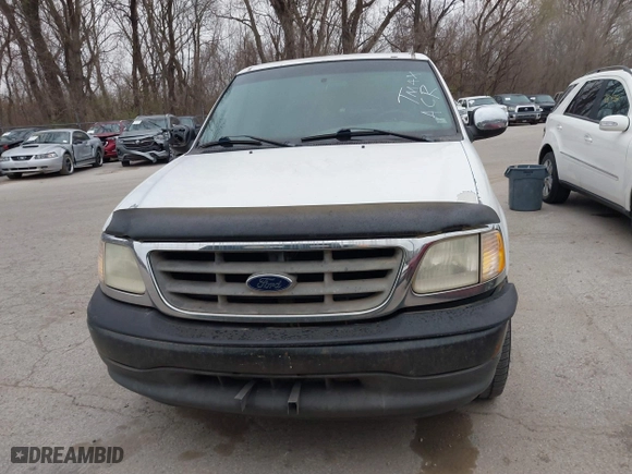 2001 Ford F-150 SuperCrew XLT with VIN 1FTRW07L61KB49220, listed as a IAAI auction lot 41826223 with 281,547 mi miles. Bid and sale history available at carsss.com. Image 6.