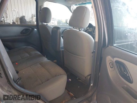 2005 Ford Escape XLT with VIN 1FMCU93125KA89457, listed as a IAAI auction lot 42508439 with 104,158 mi miles and . Bid and sale history available at DreamBid. Image 8.