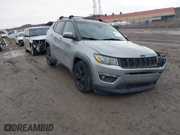 2018 Jeep Compass Latitude with VIN 3C4NJDBB2JT298810, listed as a IAAI auction lot 41497189 with 111,013 mi miles. Bid and sale history available at carsss.com. Image 1.