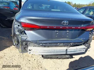 2022 Toyota Avalon XLE with VIN 4T1JZ1FB5NU086281, listed as a IAAI auction lot 41818135 with 43,736 mi miles. Bid and sale history available at carsss.com. Image 6.