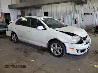2008 Volkswagen Jetta SE z VIN 3VWRM71K48M168962, wystawiony jako Copart lot #61014415 z przebiegiem 165 679 mil mil oraz Nie do naprawy • Non repairable. Historia ofert i sprzedaży dostępna na DreamBid. Obrazek 4.