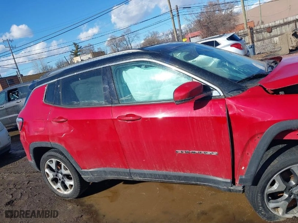 2018 Jeep Compass Limited with VIN 3C4NJDCB2JT372743, listed as a IAAI auction lot 41607888 with 124,194 mi miles. Bid and sale history available at carsss.com. Image 13.