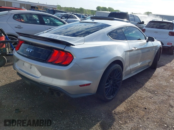 2018 Ford Mustang GT z VIN 1FA6P8CF4J5182655, wystawiony jako IAAI lot #42084037 z przebiegiem 57 987 mil mil oraz . Historia ofert i sprzedaży dostępna na DreamBid. Obrazek 4.