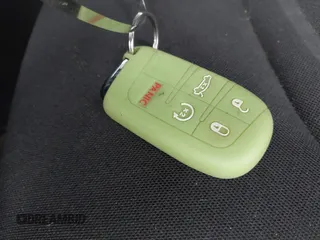 2021 Jeep Renegade Islander z VIN ZACNJDBB4MPM59392, wystawiony jako IAAI lot #41833423 z przebiegiem 16 202 mil mil oraz . Historia ofert i sprzedaży dostępna na DreamBid. Obrazek 11.
