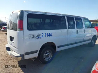 2001 Chevrolet Express with VIN 1GAHG39R211180863, listed as a IAAI auction lot 41855235 with 148,672 mi miles. Bid and sale history available at carsss.com. Image 4.
