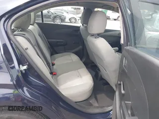 2015 Chevrolet Sonic LS z VIN 1G1JA5SH2F4114299, wystawiony jako IAAI lot #42078790 z przebiegiem 112 719 mil mil oraz . Historia ofert i sprzedaży dostępna na DreamBid. Obrazek 8.