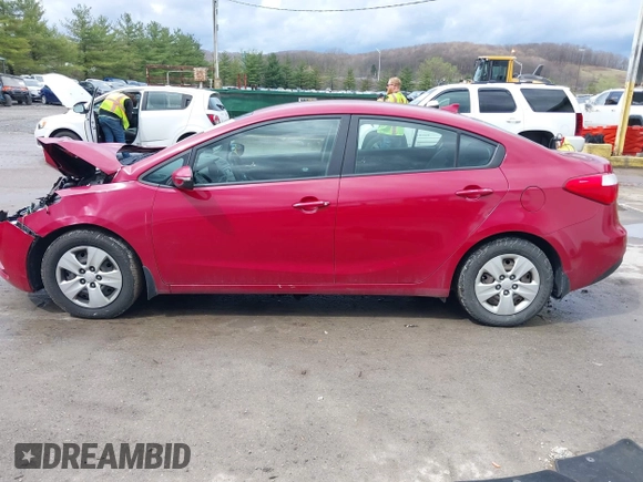 2015 Kia Forte LX with VIN KNAFX4A69F5427203, listed as a IAAI auction lot 41961590 with 176,599 mi miles. Bid and sale history available at carsss.com. Image 14.