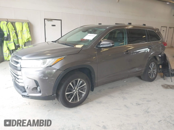 2018 Toyota Highlander SE с VIN 5TDJZRFHXJS904447, выставлен на аукционе IAAI как лот 42461685 с пробегом 89 056 миль миль и . История ставок и продаж доступна на DreamBid. Изображение 17.
