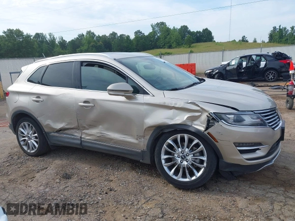 2017 Lincoln MKC Reserve с VIN 5LMCJ3C97HUL32052, выставлен на аукционе IAAI как лот 42584957 с пробегом 88 459 миль миль и . История ставок и продаж доступна на DreamBid. Изображение 13.