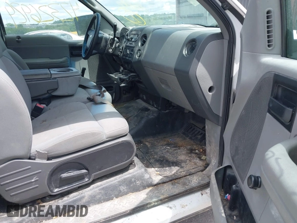 2006 Ford F-150 STX with VIN 1FTRX12W36KB13139, listed as a IAAI auction lot 42326924 with 277,333 mi miles and . Bid and sale history available at DreamBid. Image 5.