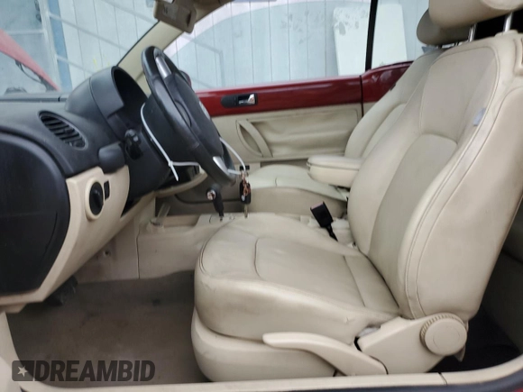 2008 Volkswagen Beetle SE with VIN 3VWRG31Y88M403738, listed as a Copart auction lot 44212105 with 126,926 mi miles and Clean title. Bid and sale history available at DreamBid. Image 7.